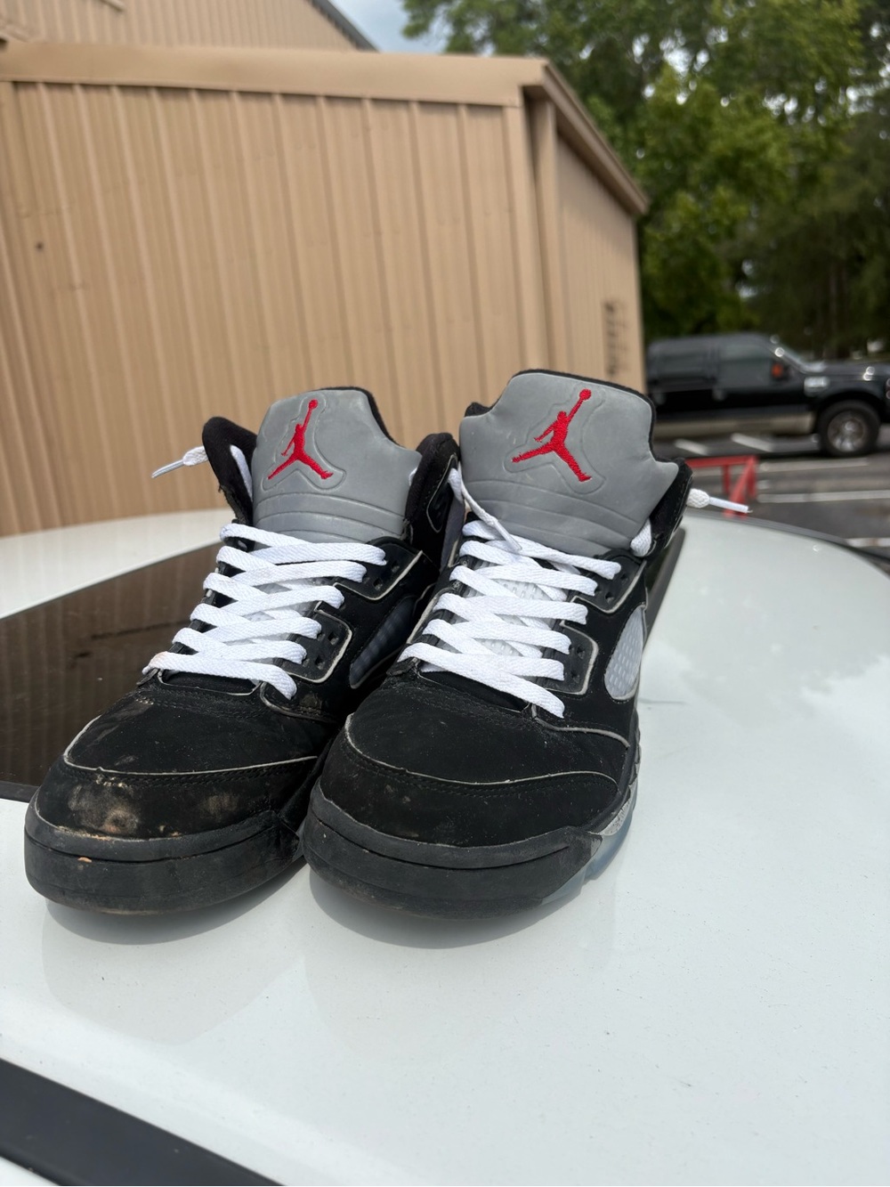 Jordan Men’s Black/Gray/Red Retro Sneakers